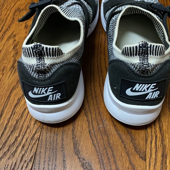 Nike Air Sockracer Flyknit - Picture 5 of 10